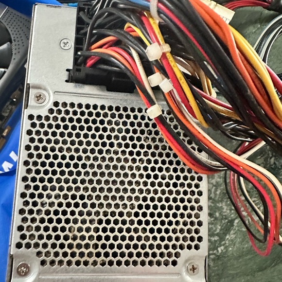 Alienware/Dell Power Supply 825W - Picture 3 of 3